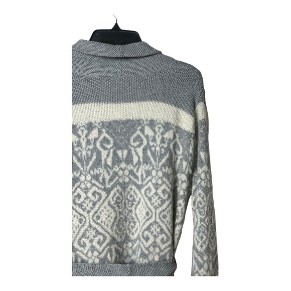 1397. ANTHROPOLOGIE BY ELOISE INTRASIA FAIR ILSE CARDIGAN/ROBE MEDIUM GRAY/CREAM - Picture 9 of 12